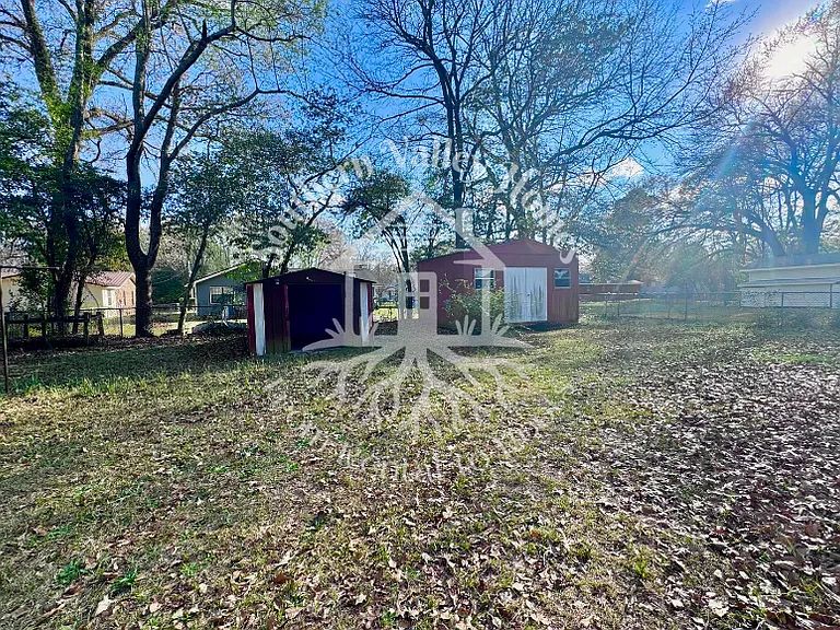 305 Sparta St — Photo 19