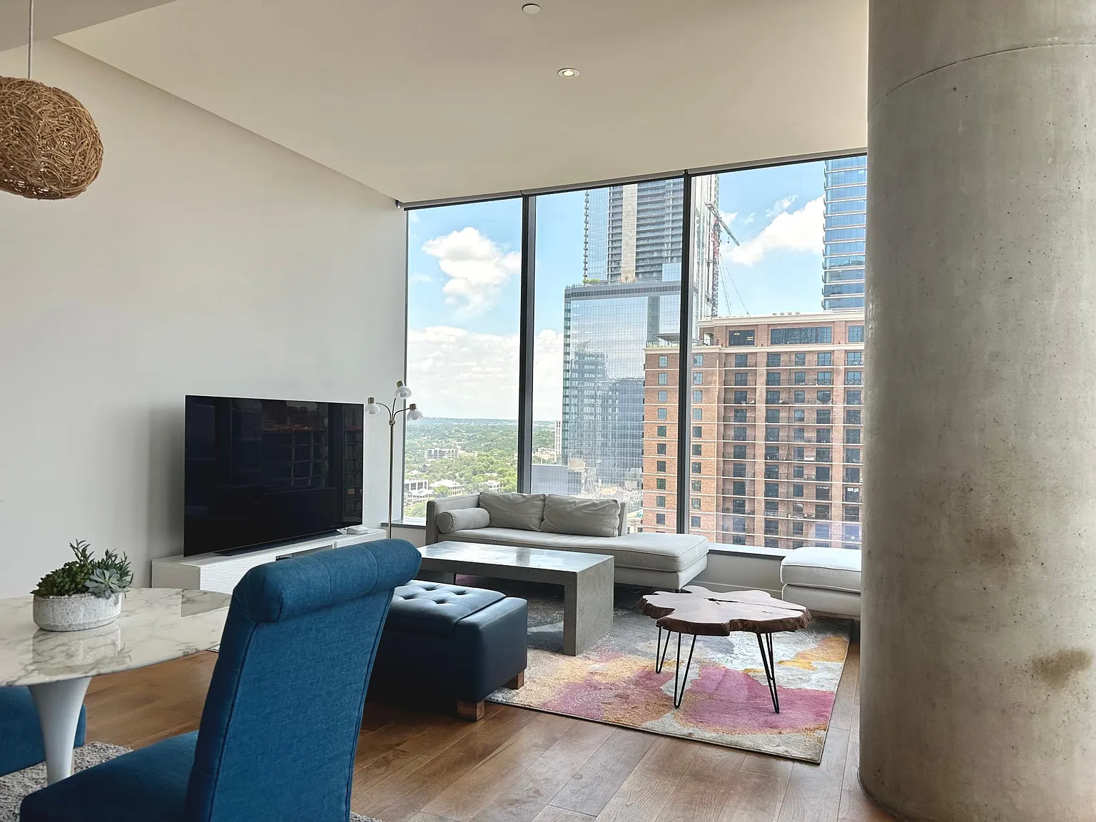 210 Lavaca St — Photo 3