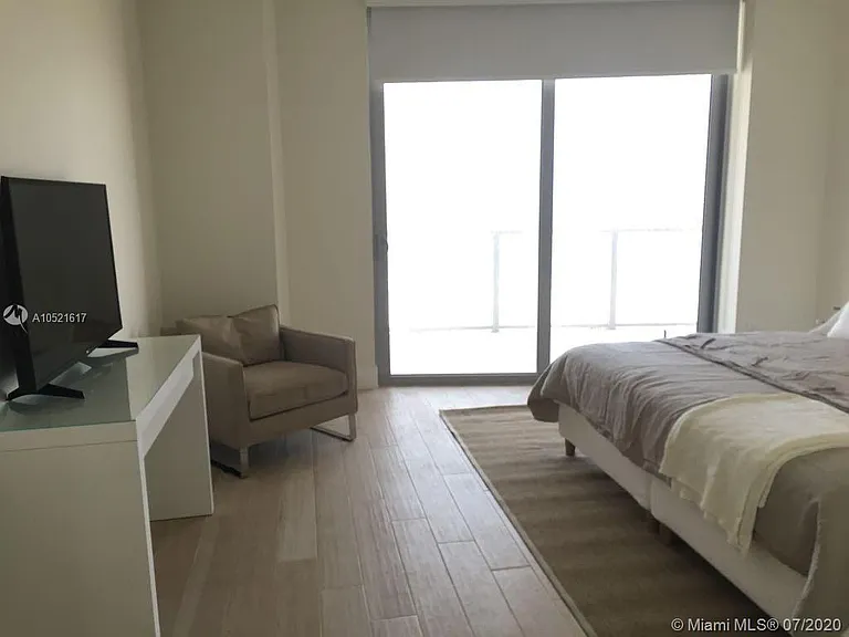 2600 E Hallandale Beach Blvd #2202 — Photo 13