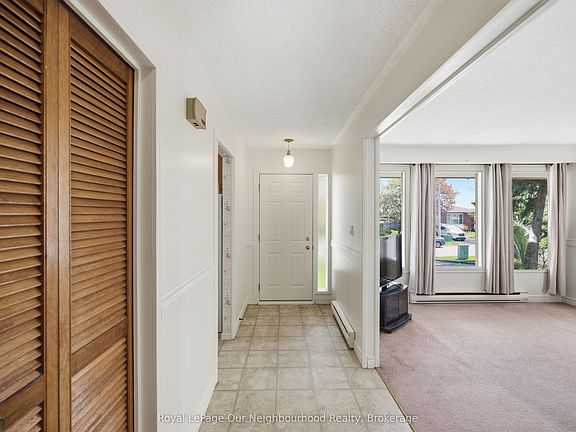 4th image of 10 Calgary Rd