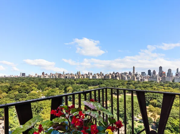 25 Central Park West image 13 of 14