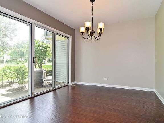 5th image of 135 White Branch Ct S