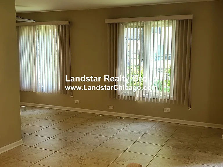 1170 Cove Dr — Photo 3