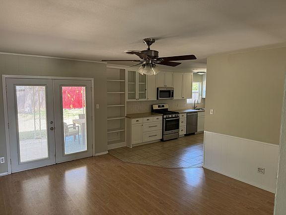 4th image of 8012 Stillwood Ln