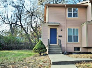 852 Lakeview Dr, Grandview, MO 64030