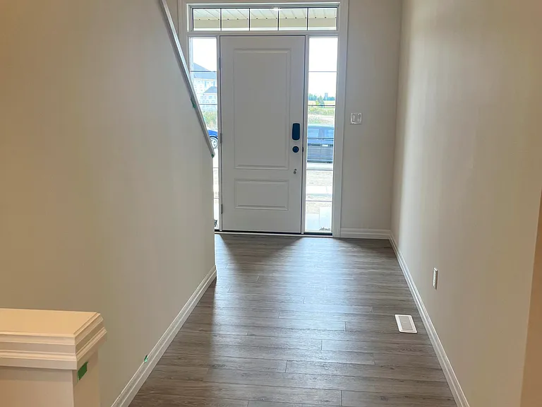 224 Renaissance Dr — Photo 2