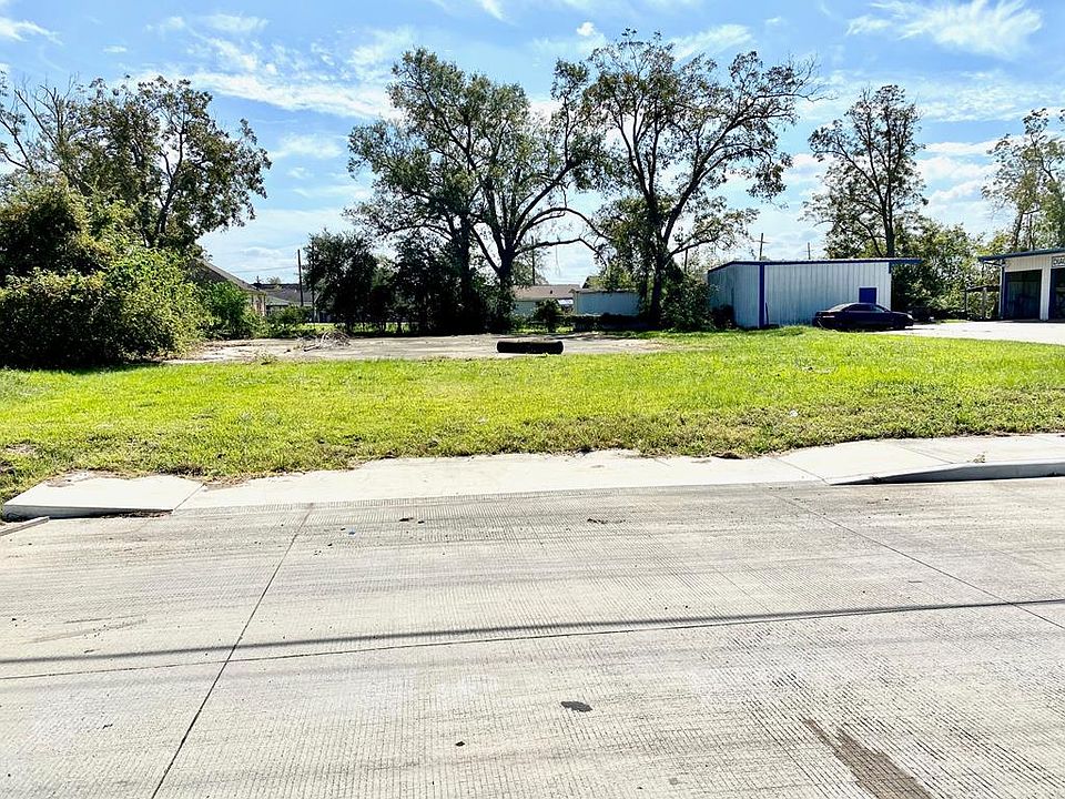 2nd image of 3565 Washington Blvd