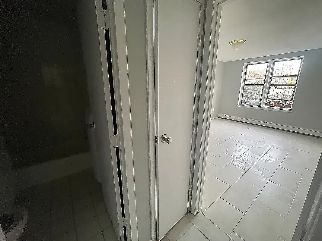 5815 Snyder Avenue — Photo 4