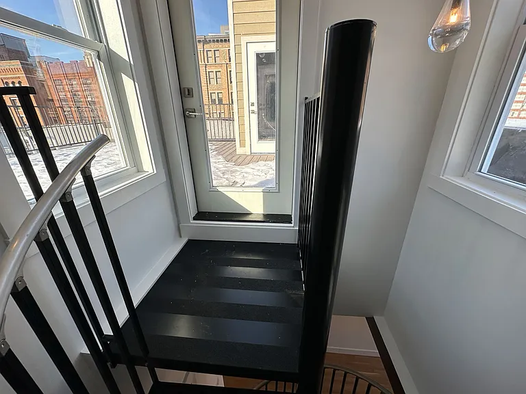 635 Main St #1 — Photo 18