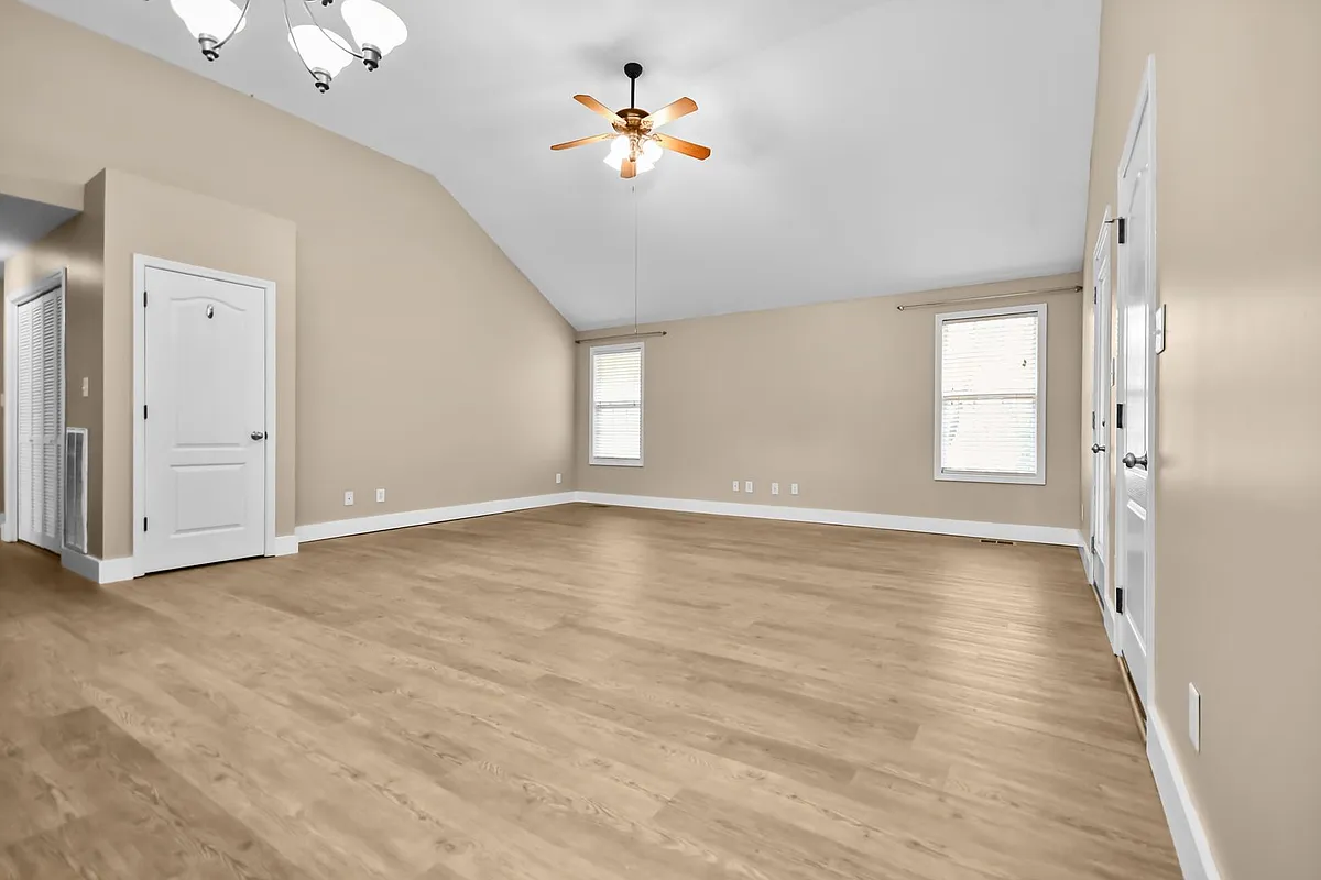 Building Photo - 417 Chestnut Grove Way