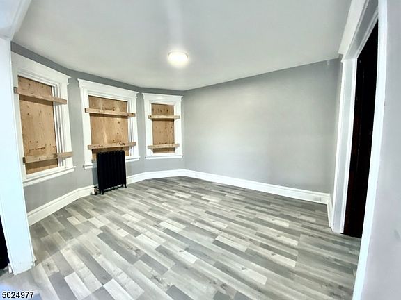 3rd image of 393 N Maple Ave