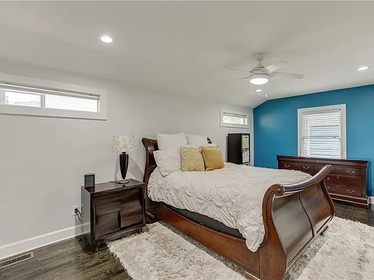 1858 Longdale Dr — Photo 25