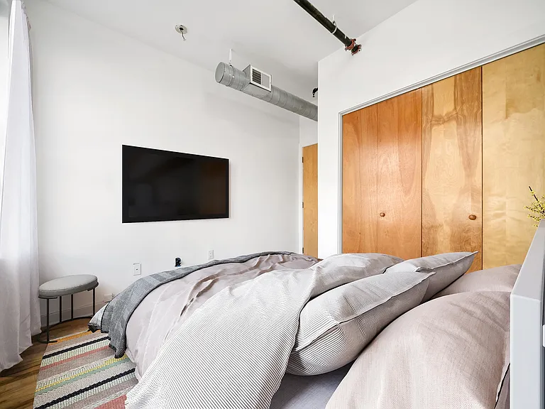 615 Monroe St #7 — Photo 5