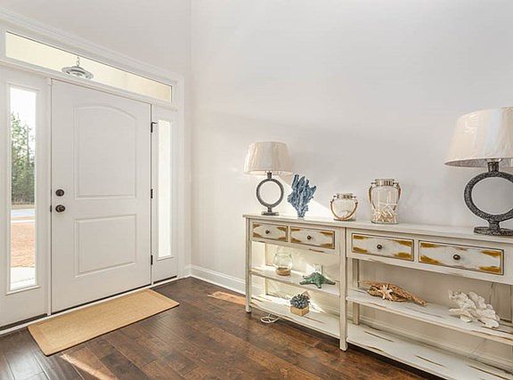 3rd image of 137 Belmont Cir