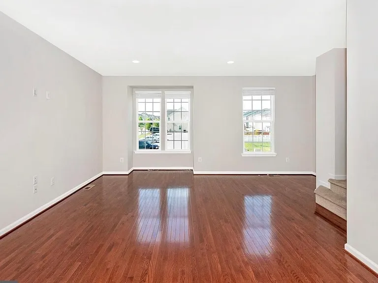 113 Montreal Way — Photo 5