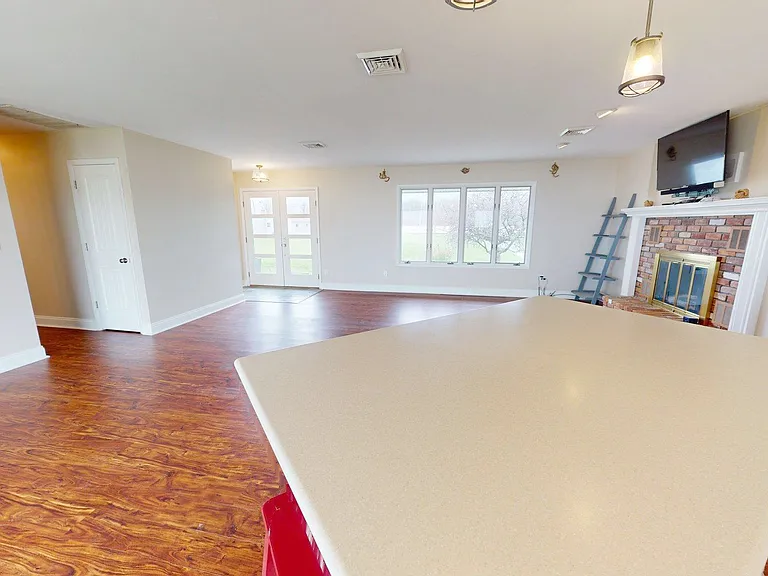 940 E Hickory Grove Rd — Photo 16