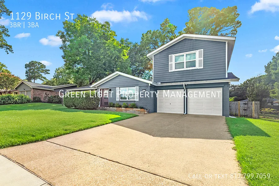 Spacious 3-bedroom, 3-bathroom home in Hurst — Photo 2