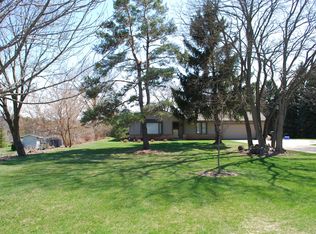 21205 W Windsor Dr, New Berlin, WI 53146