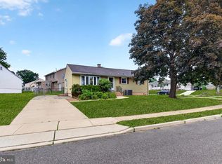26 Braver Dr, Hamilton, NJ 08610
