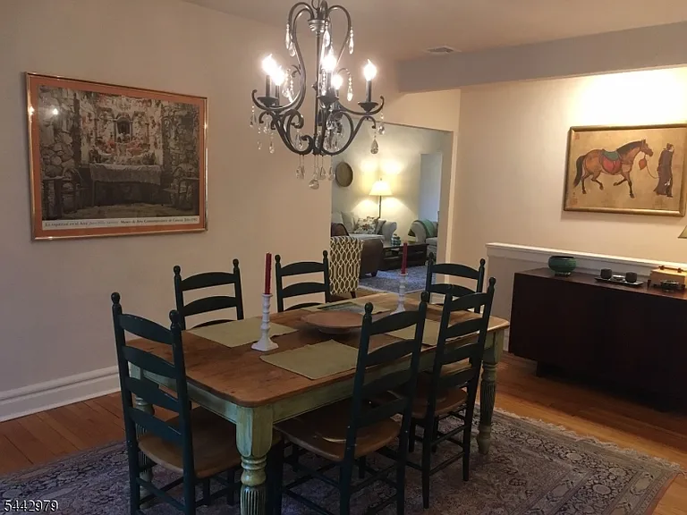 1 Laurel Pl — Photo 6