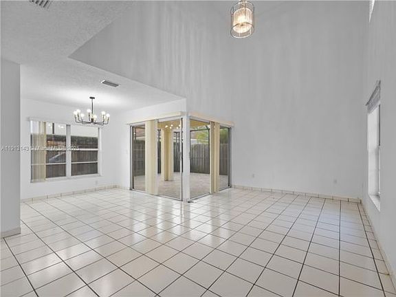 4th image of 10245 NW 57th St