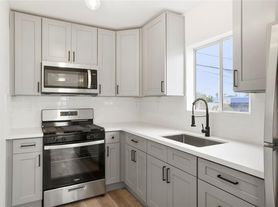 4339-4335 41st Street, 43375