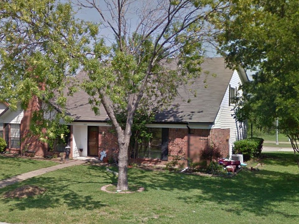 1st image of 909 Courtland Dr