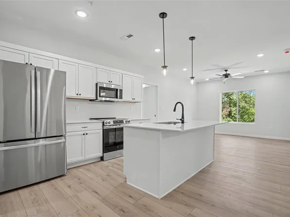 4428 Deer Creek Rd #206, Iowa City, IA 52246