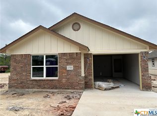 1708 E Avenue J, Lampasas, TX 76550