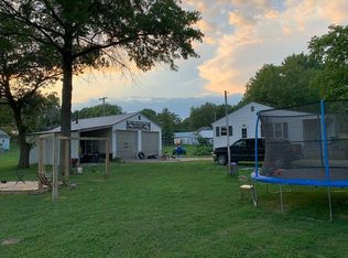715 Fulton St, Falls City, NE 68355