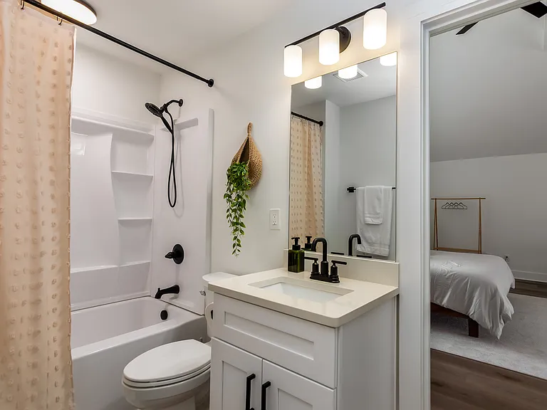 914 Hickory Dr — Photo 13