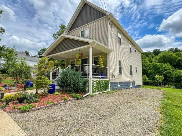 332 E 5th Ave #10, Warren, PA 16365