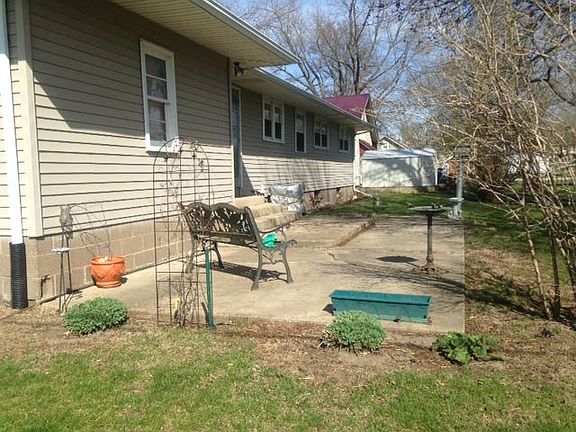 5th image of 403 W South St