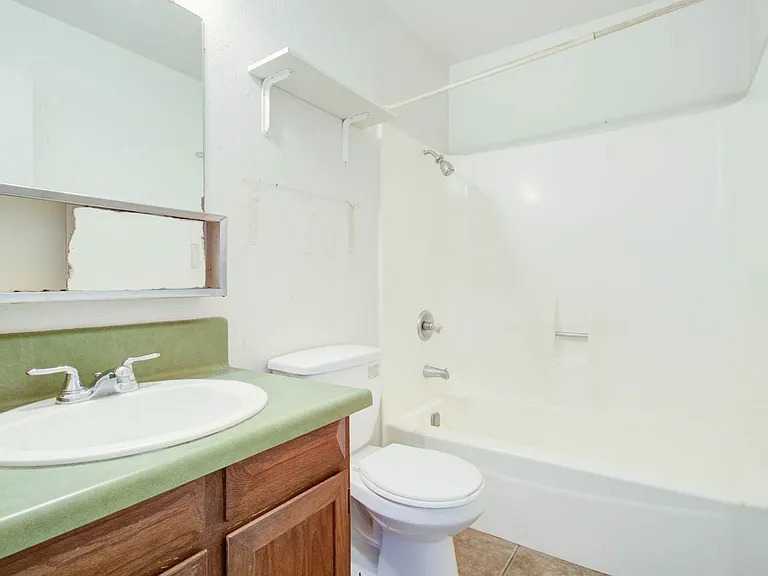 373 N Williams St — Photo 10