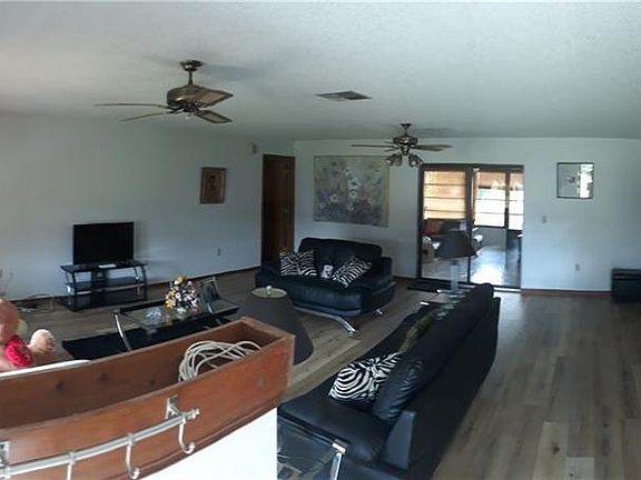 4th image of 903 Mendoza Ln