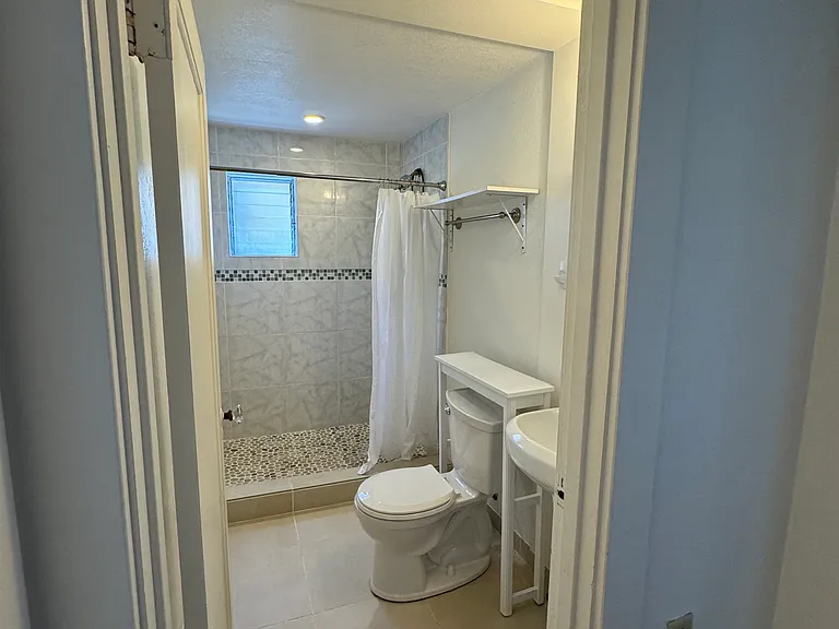 577 Cypress St #B — Photo 8