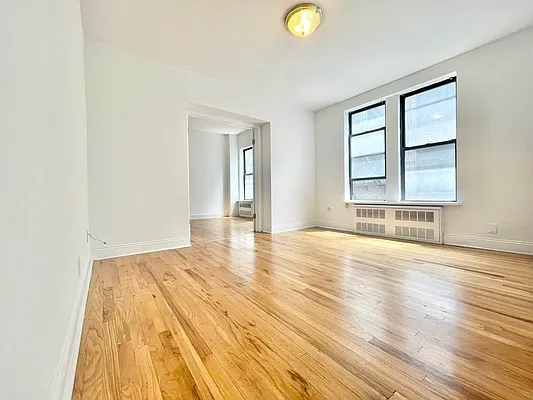 Rented by City Connections Realty | media 8