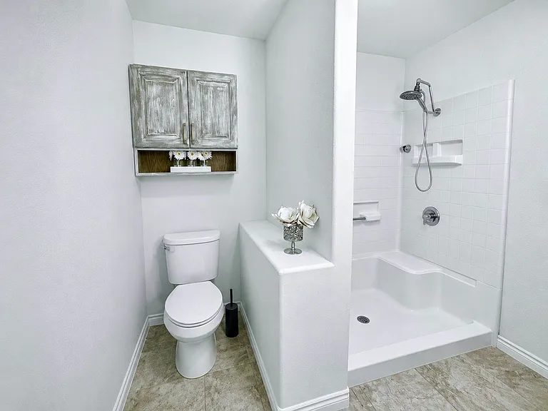 493 Chelsea Dr — Photo 15