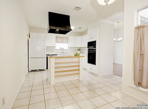 4th image of 4303 Lakebend West Dr