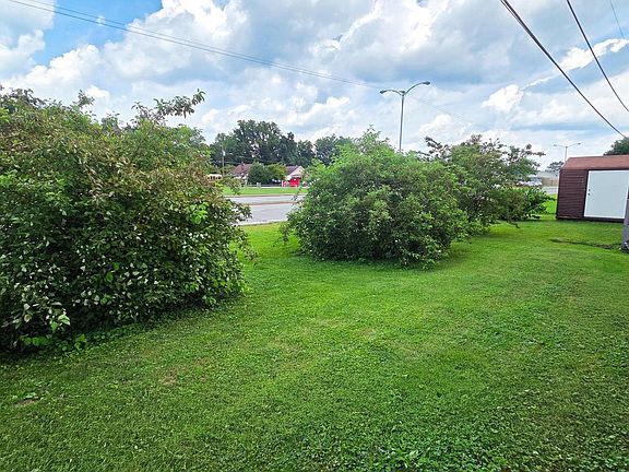 3rd image of 4710 Bradley Rd