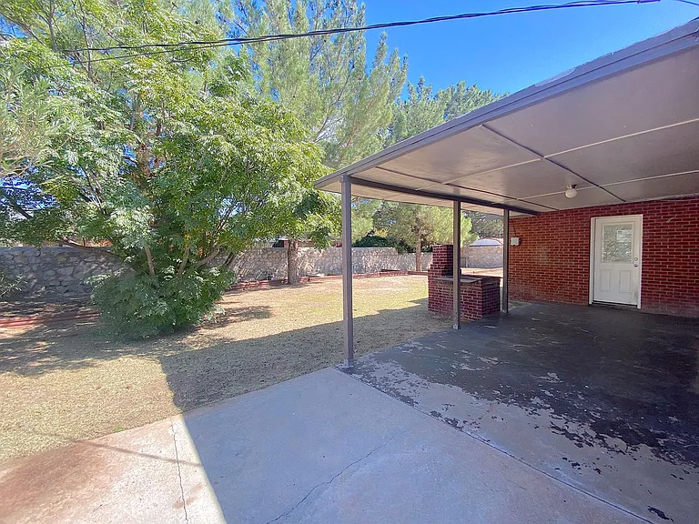 4424 Eleanor Way — Photo 26