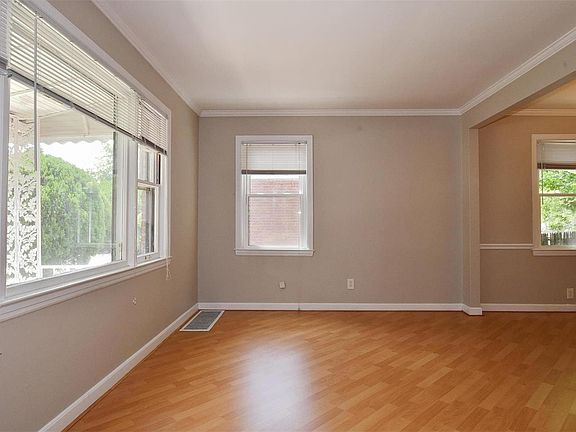 4th image of 8111 Milan Ave