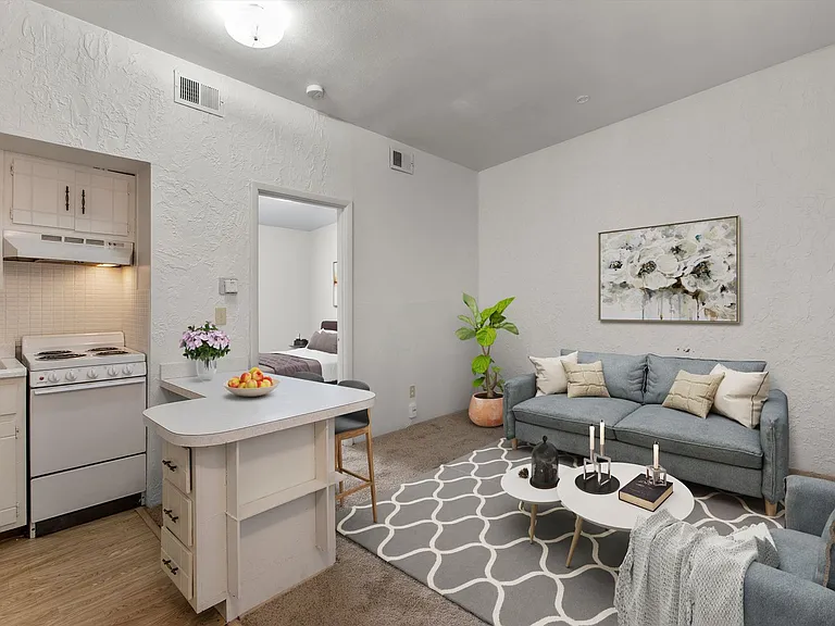 Cunningham Apartments — Photo 8