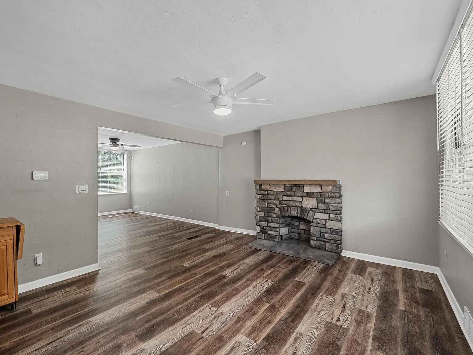 1 bed, 900 sqft, $1,045 — Photo 1