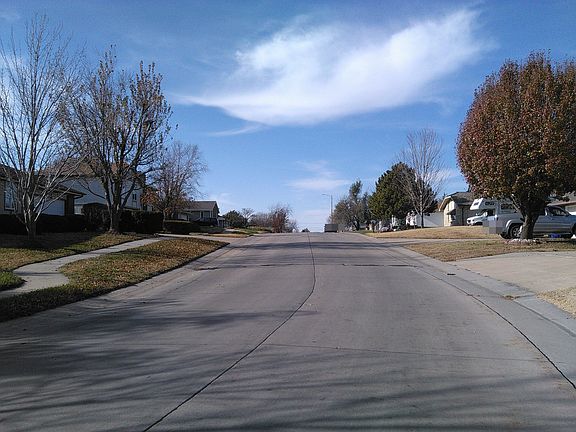 4th image of 1418 Holly Ln
