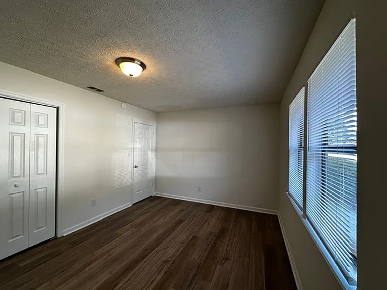 110/112 Michele Dr — Photo 6