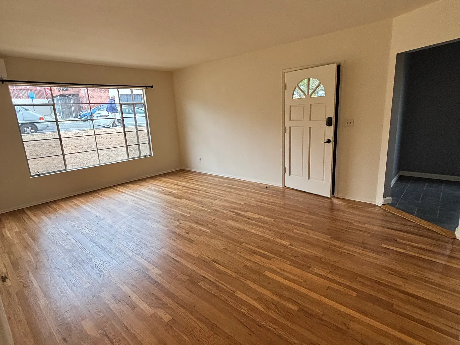 2 bed, 800 sqft, $2,550 — Photo 3