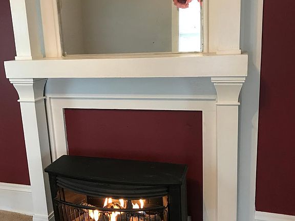 Living Room, Gas Fireplace