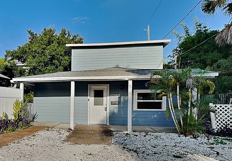 3801 1/2 W Palmira Ave — Photo 1