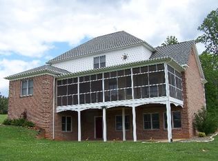 85 Crestview Ln, Gretna, VA 24557